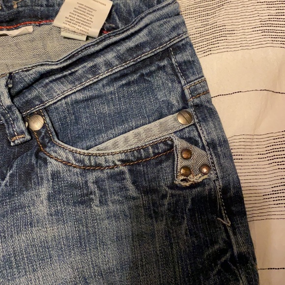 Woman’s Southern Thread Jeans - Picture 9 of 11